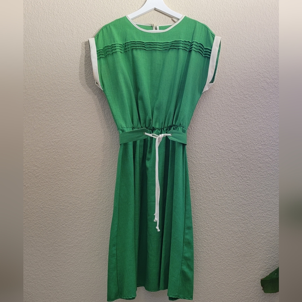 Vintage Dress by Miss Oops - Picture 3 of 17